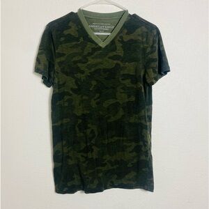American eagle outfitters Camo Print V-Neck Tee Size: XS
